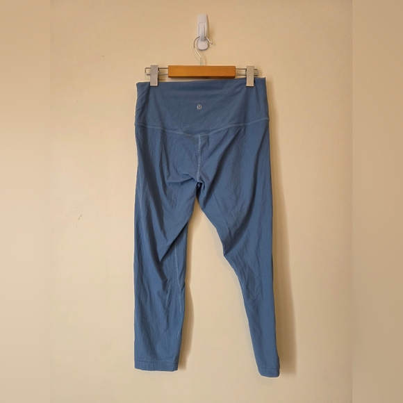 Lululemon RIBBED high Rise Utility Crop 23" - Picture 3 of 6